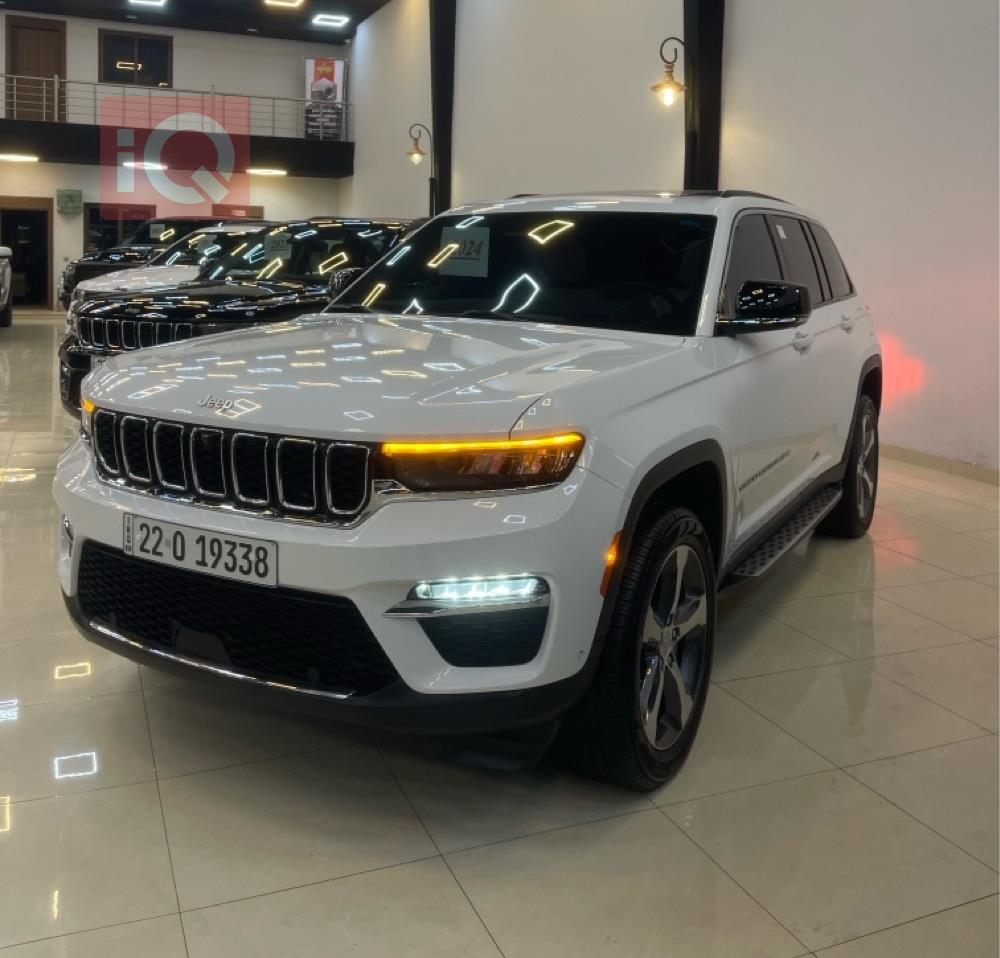 جیپ گراند شیرۆکی